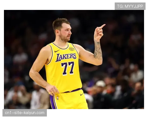 湖人128-121力克灰熊 詹姆斯东契奇合砍65分 湖人128-121力克灰熊 詹姆斯东契奇合砍65分